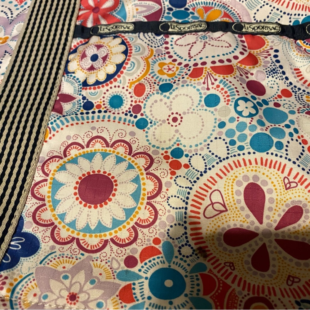 Le Sportsac nylon bag, great for travel